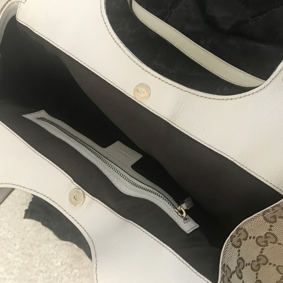 Gucci Shoulder Bag in Canvas - Picture 7 of 8